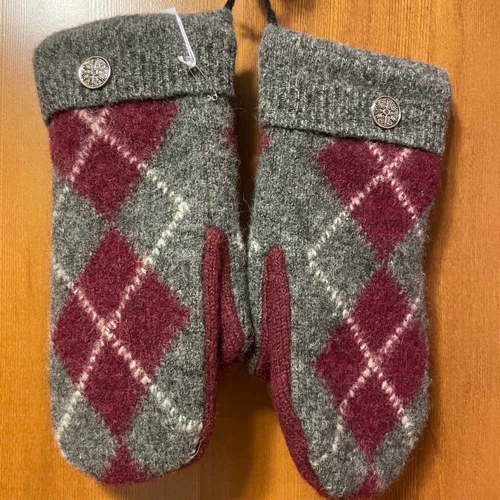 Wool mittens